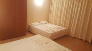 Отель Hotel Seasons 2 Солнечный Берег Классический четырехместный номер-3